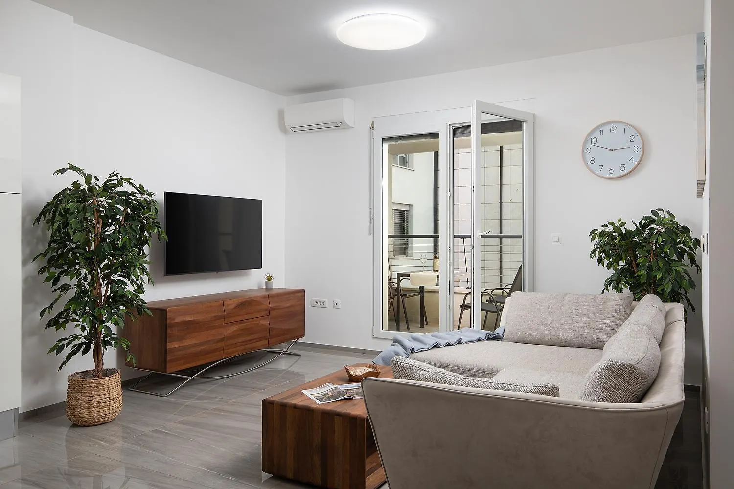 Modern City Center Apartment 풀라